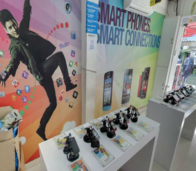 UniverCell Mobile Live Showroom in Abids-3
