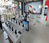 UniverCell Mobile Live Showroom in Ameerpet-3