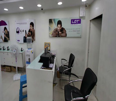 Lot Mobiles in Ramanthpur-3